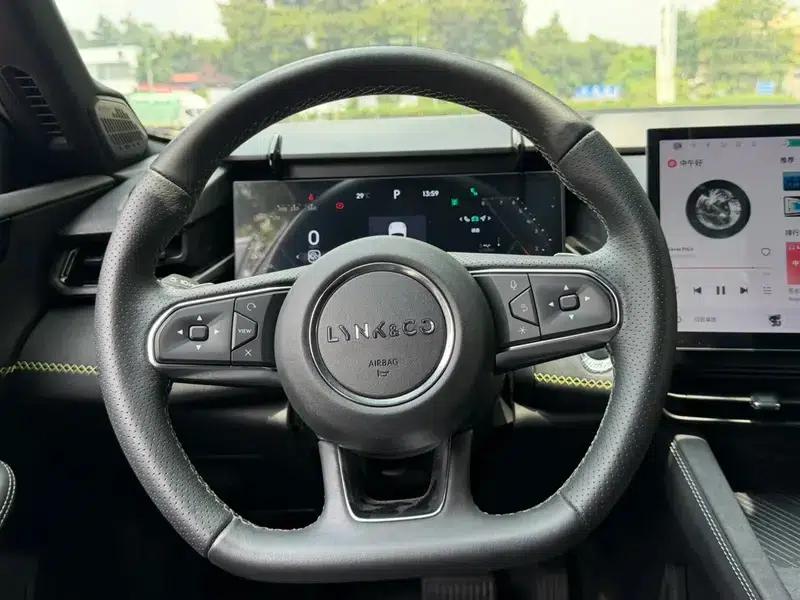 Lynk & Co 03 2023 1.5TD DCT Pro — миниатюра 16