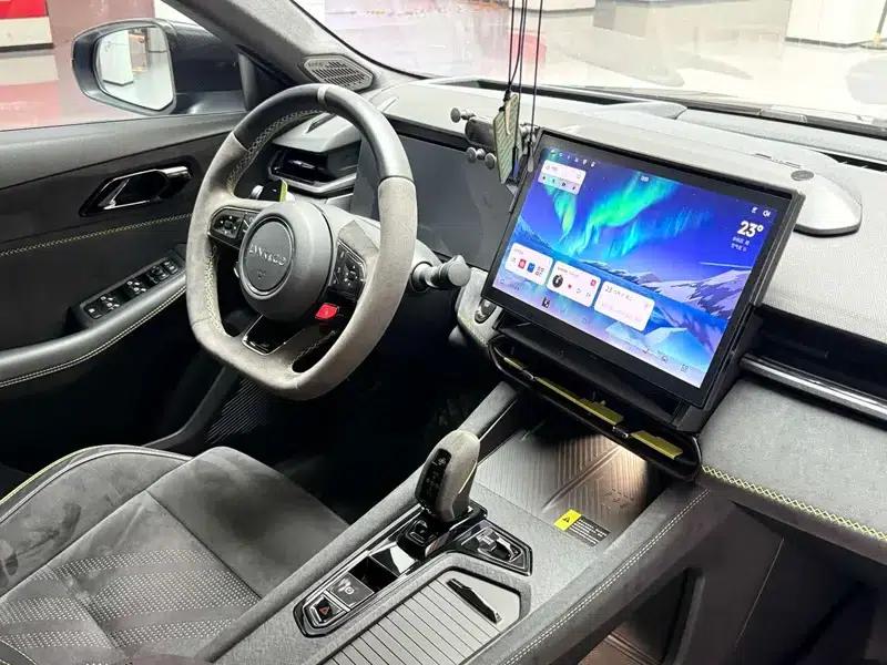 Lynk & Co 03 2023 03+ 2.0TD Automatic Performance Package — миниатюра 11
