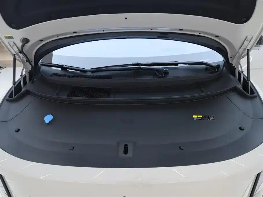 Li Auto i8 2025 Standard Edition — миниатюра 13