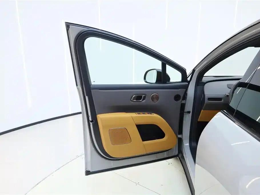 Li Auto i8 2025 Standard Edition — миниатюра 17
