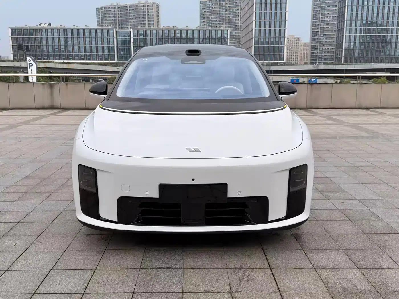 Li Auto i8 2025 Standard Edition — миниатюра 1