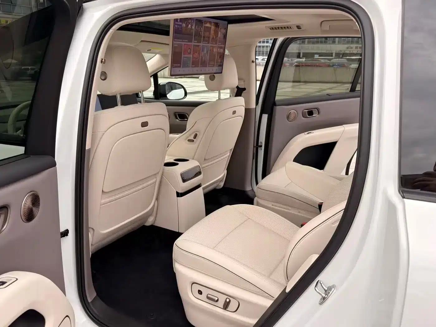 Li Auto i8 2025 Standard Edition — миниатюра 7