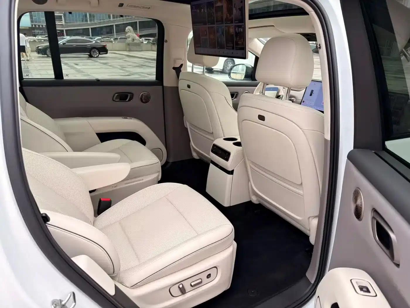Li Auto i8 2025 Standard Edition — миниатюра 10
