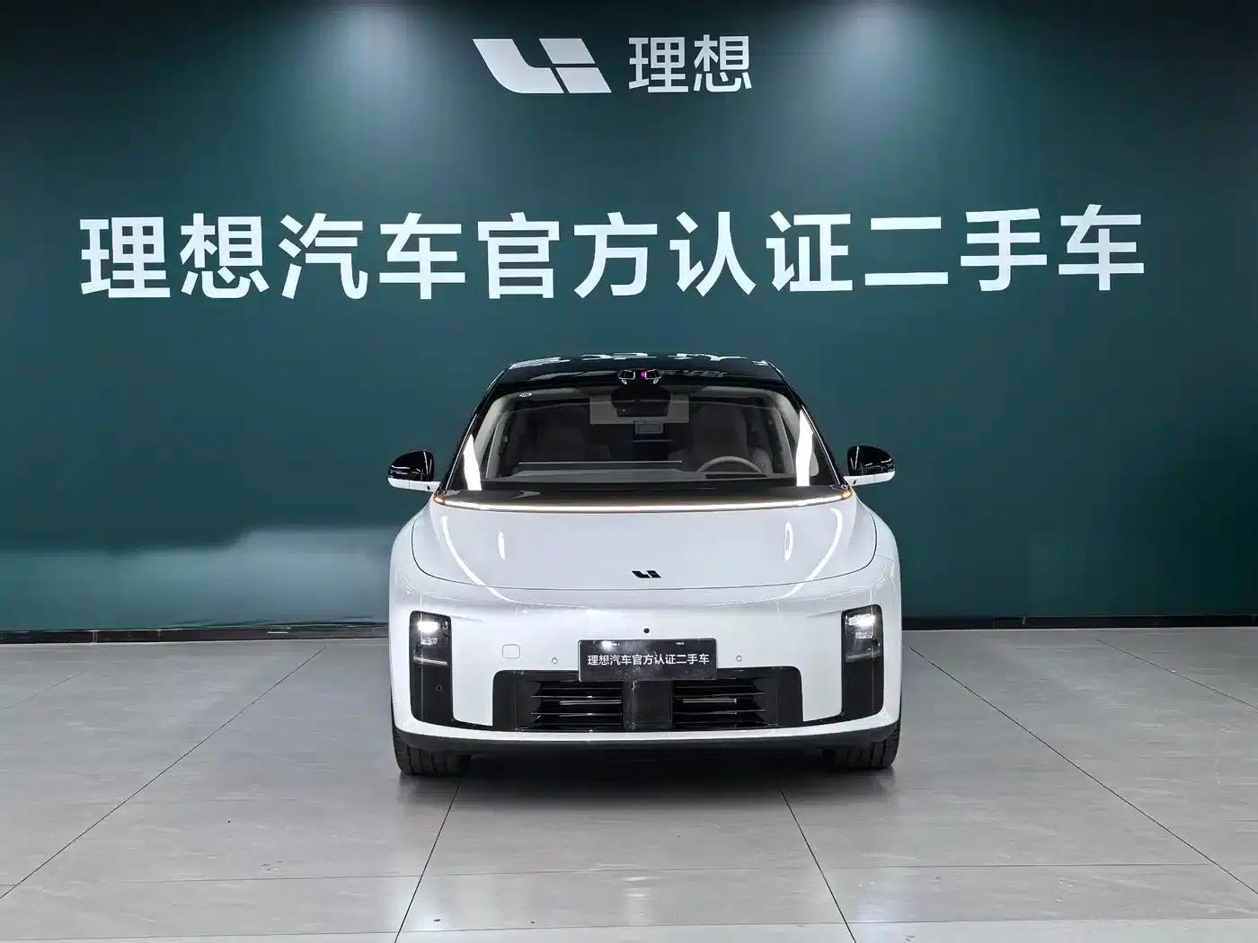Li Auto i8 2025 Standard Edition — миниатюра 2