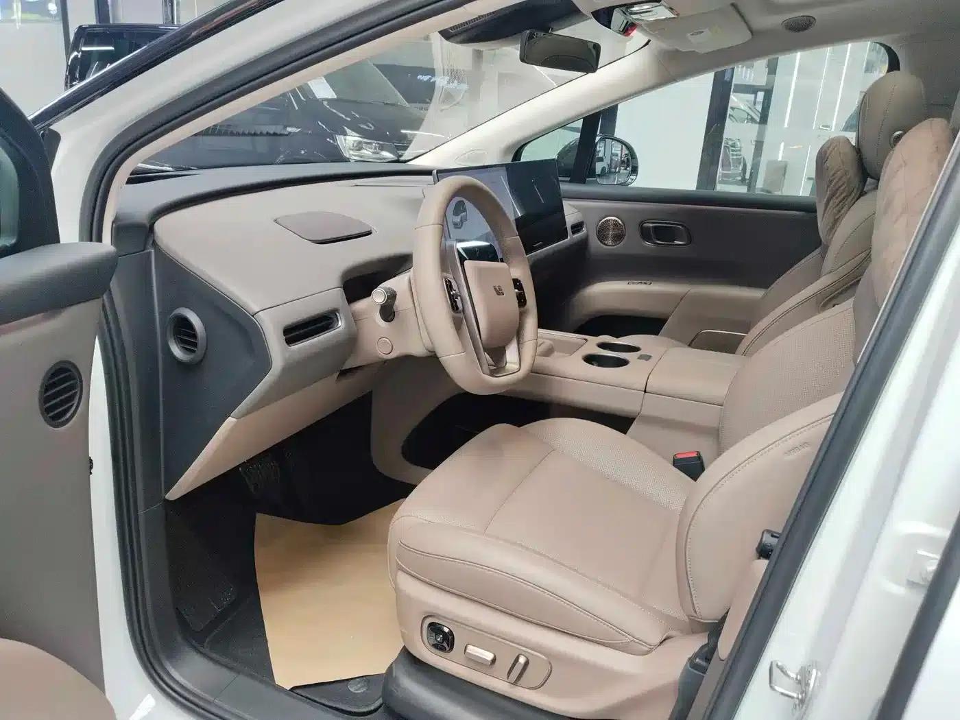 Li Auto i8 2025 Standard Edition — миниатюра 11