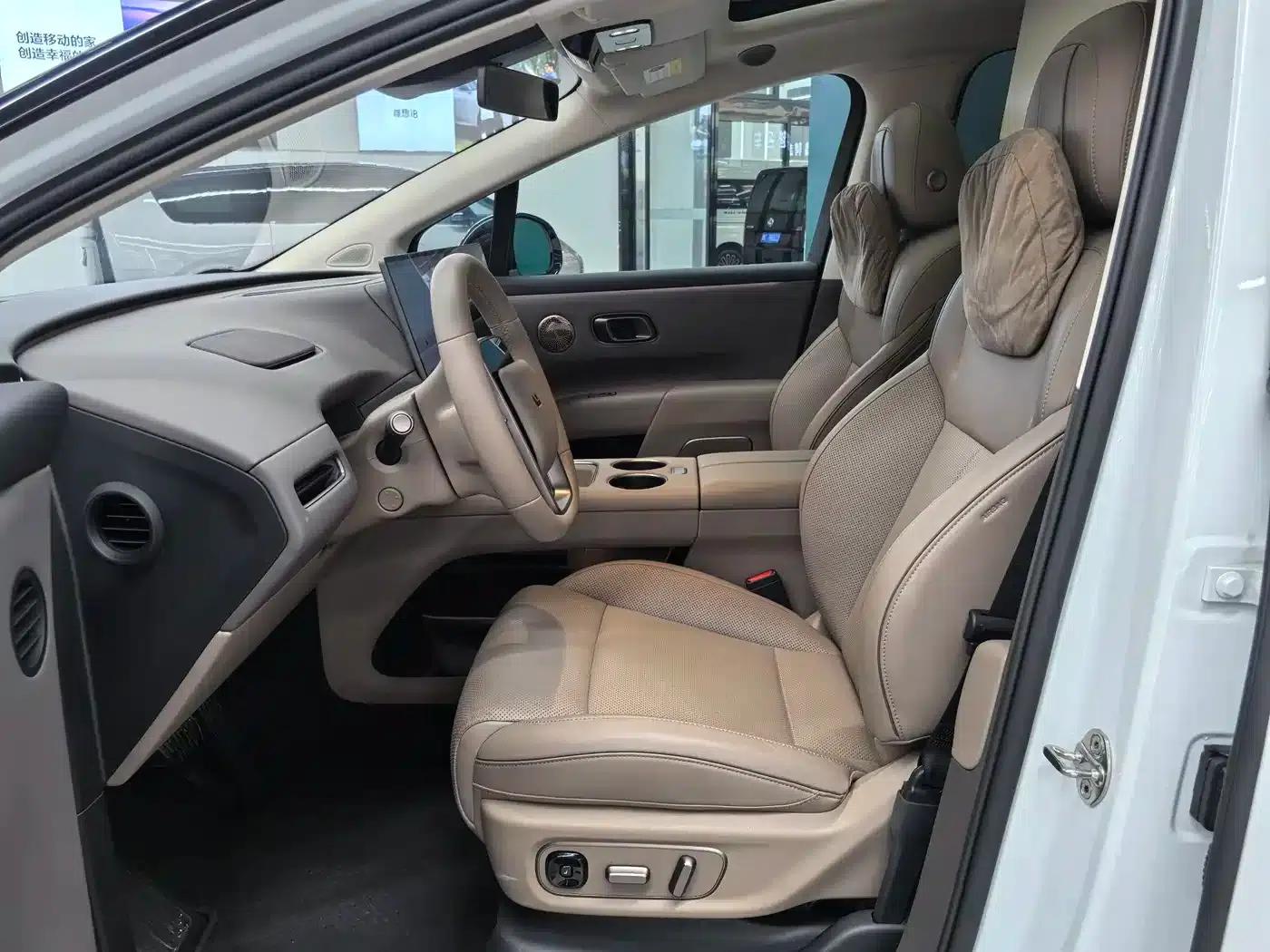 Li Auto i8 2025 Standard Edition — миниатюра 13