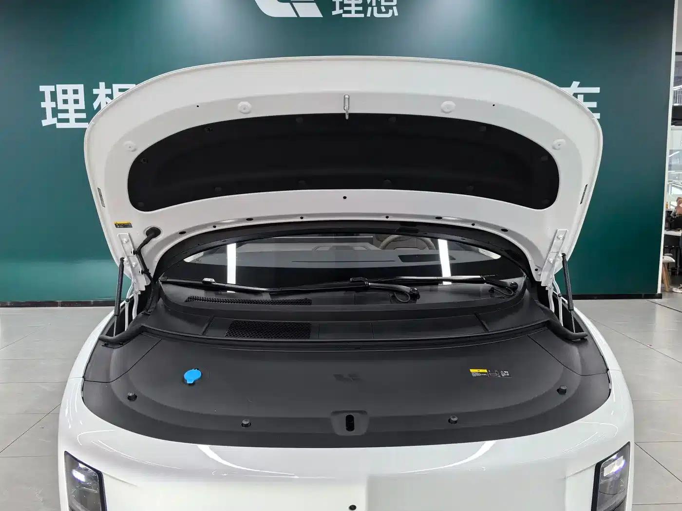 Li Auto i8 2025 Standard Edition — миниатюра 20