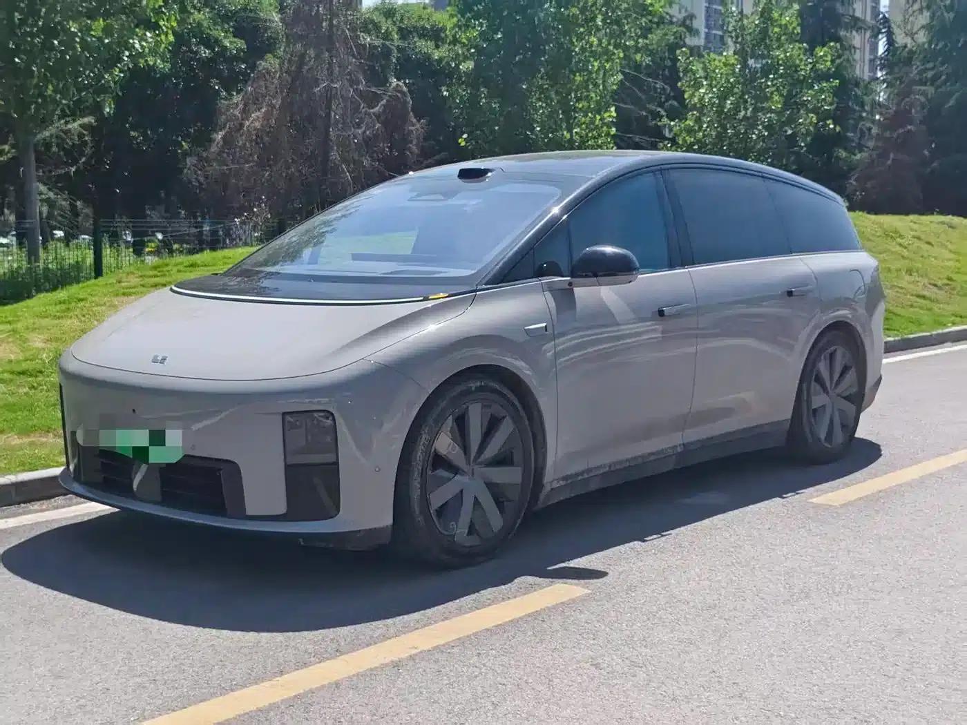Li Auto i8 2025 Standard Edition — миниатюра 1