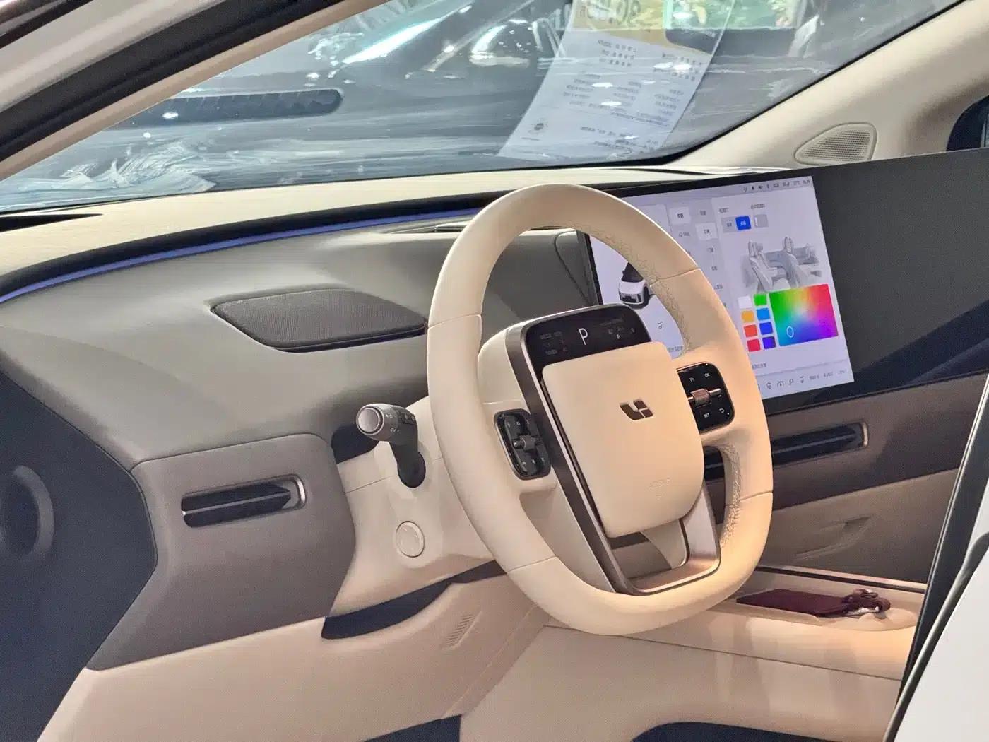Li Auto i8 2025 Standard Edition — миниатюра 8