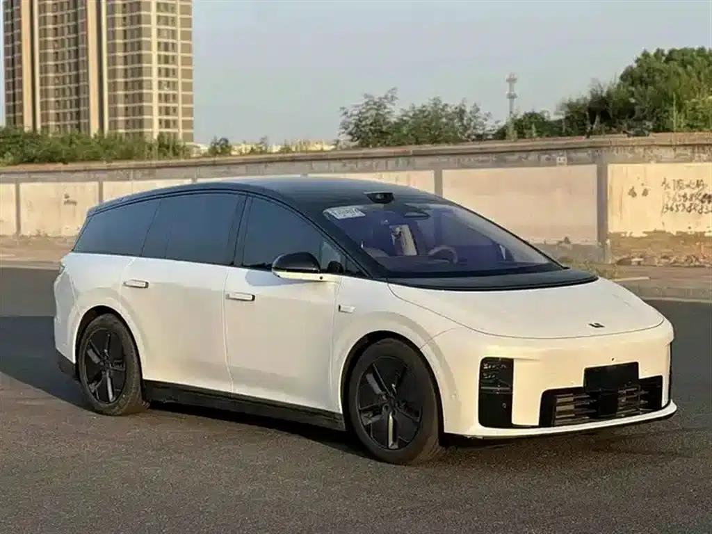 Li Auto i8 2025 Standard Edition — миниатюра 3