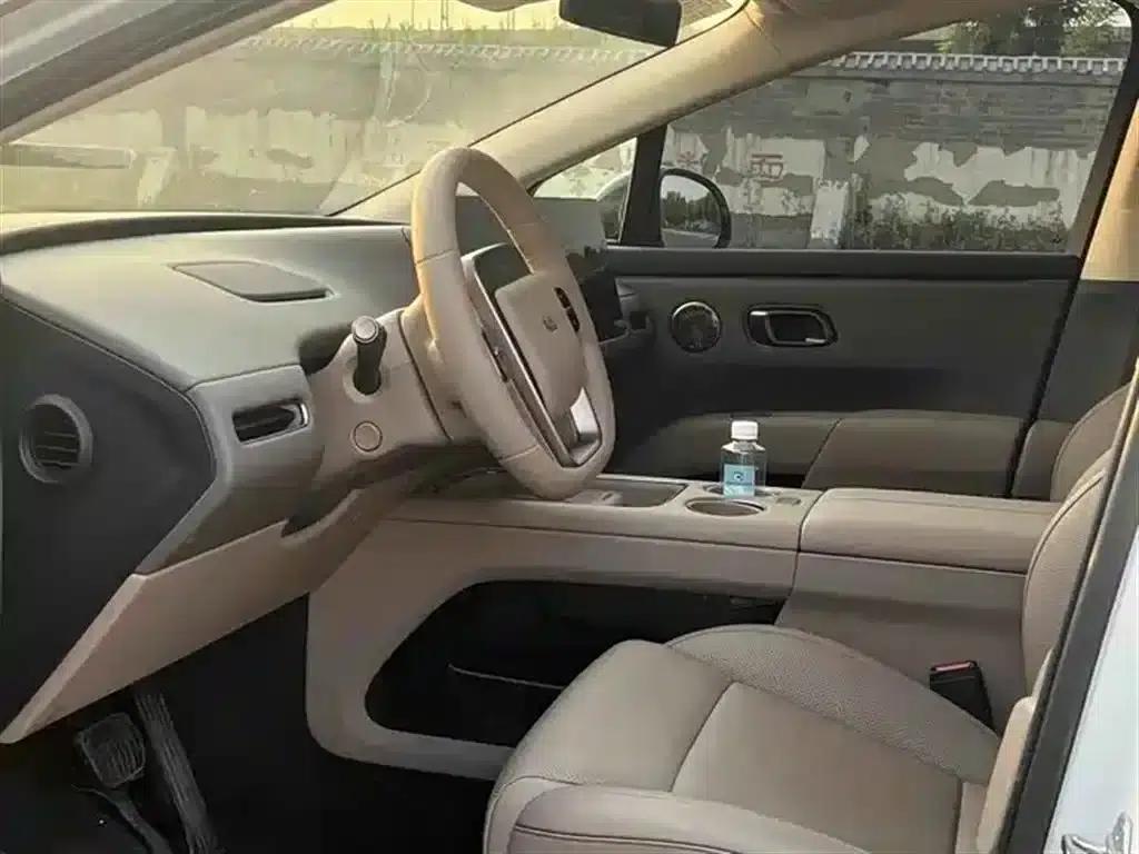 Li Auto i8 2025 Standard Edition — миниатюра 4