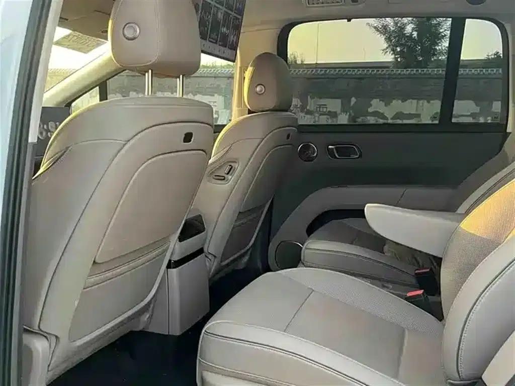 Li Auto i8 2025 Standard Edition — миниатюра 5