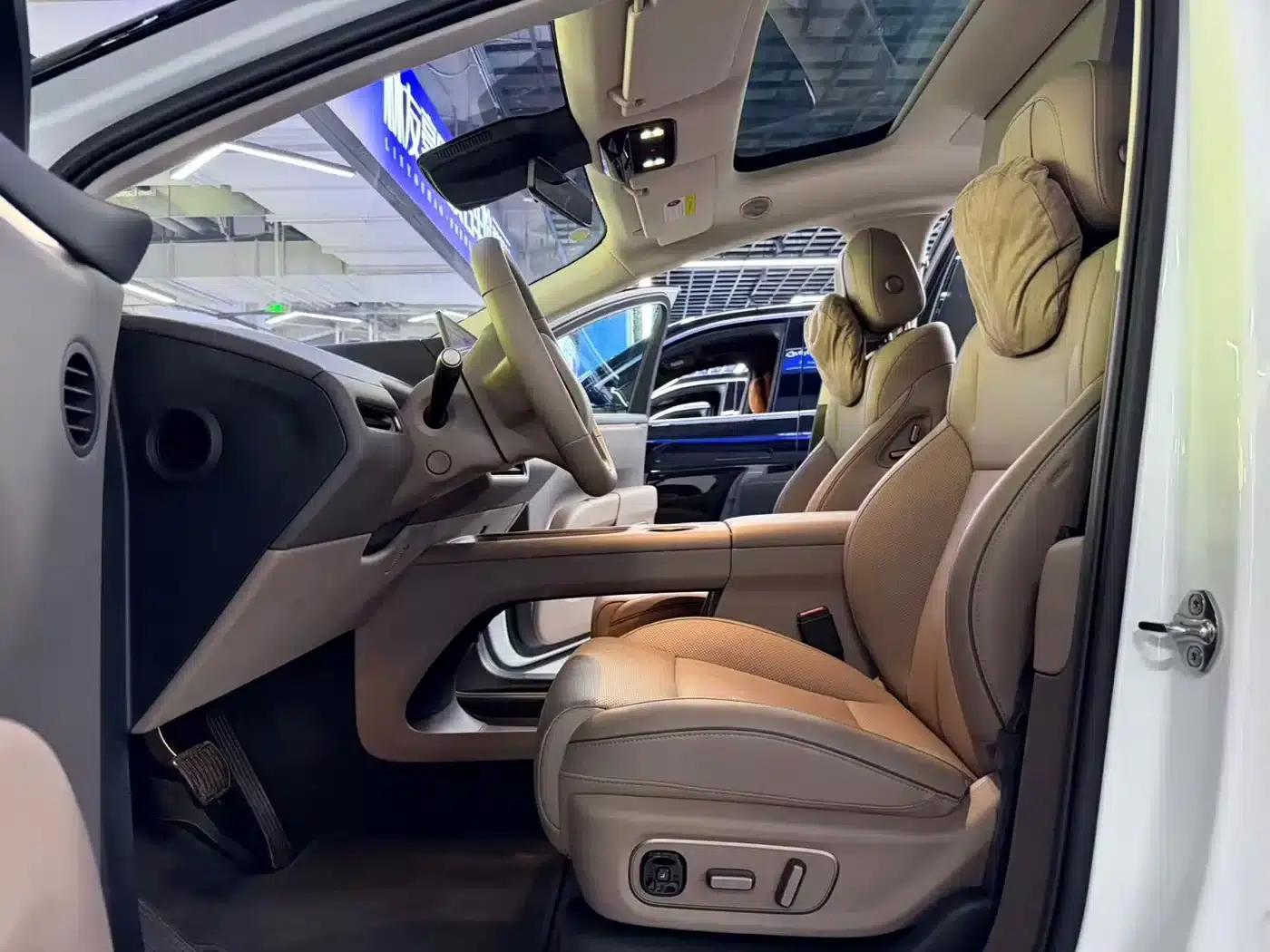 Li Auto i8 2025 Standard Edition — миниатюра 8