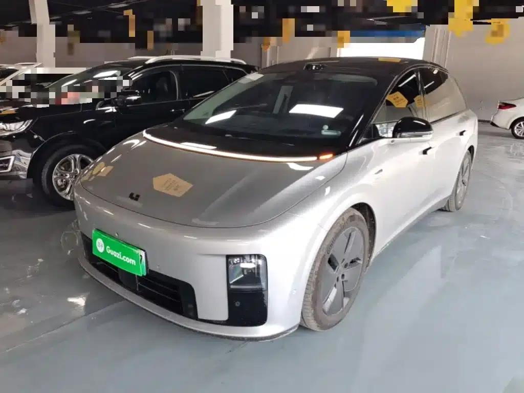 Li Auto i8 2025 Standard Edition — миниатюра 1