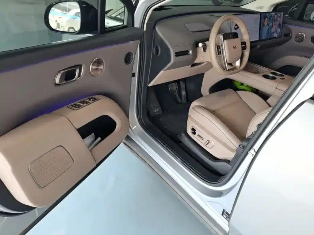 Li Auto i8 2025 Standard Edition — миниатюра 16