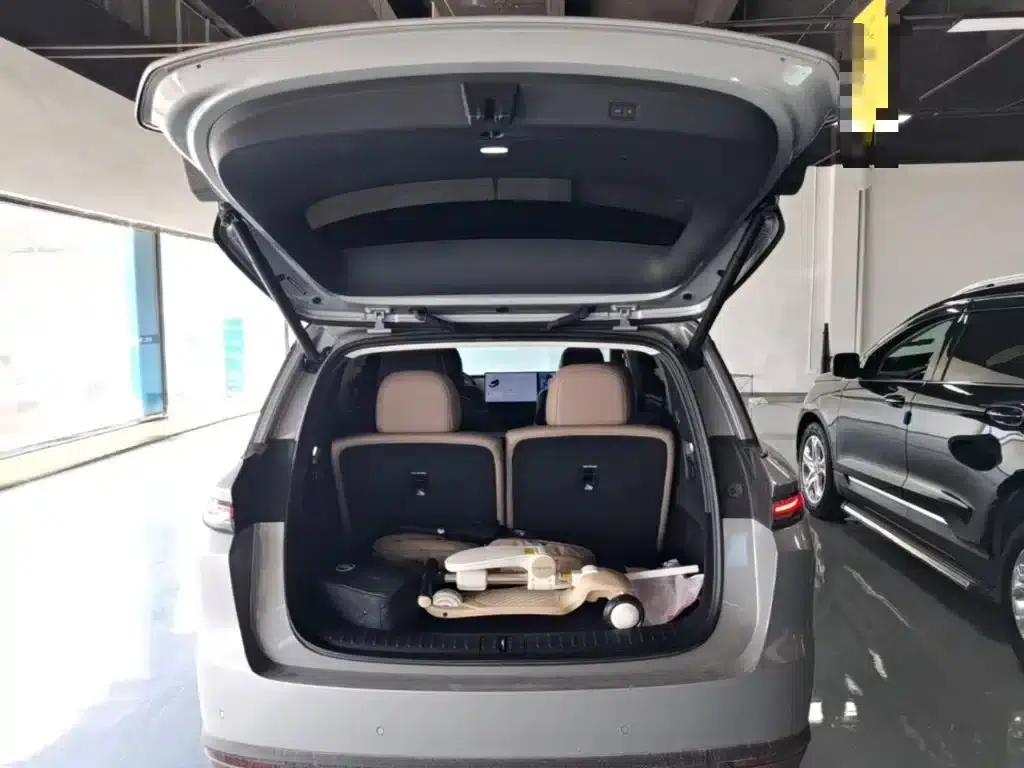 Li Auto i8 2025 Standard Edition — миниатюра 19