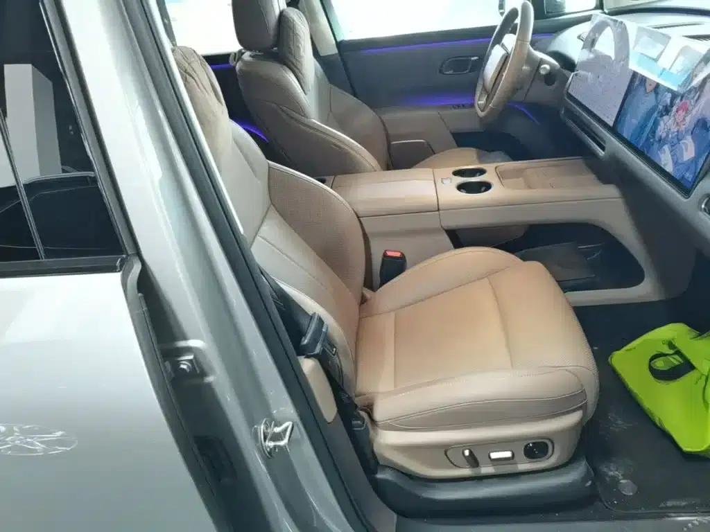Li Auto i8 2025 Standard Edition — миниатюра 25