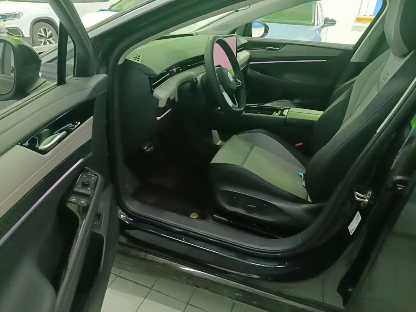 Volkswagen ID.7 VIZZION 2024 AIR model — миниатюра 18