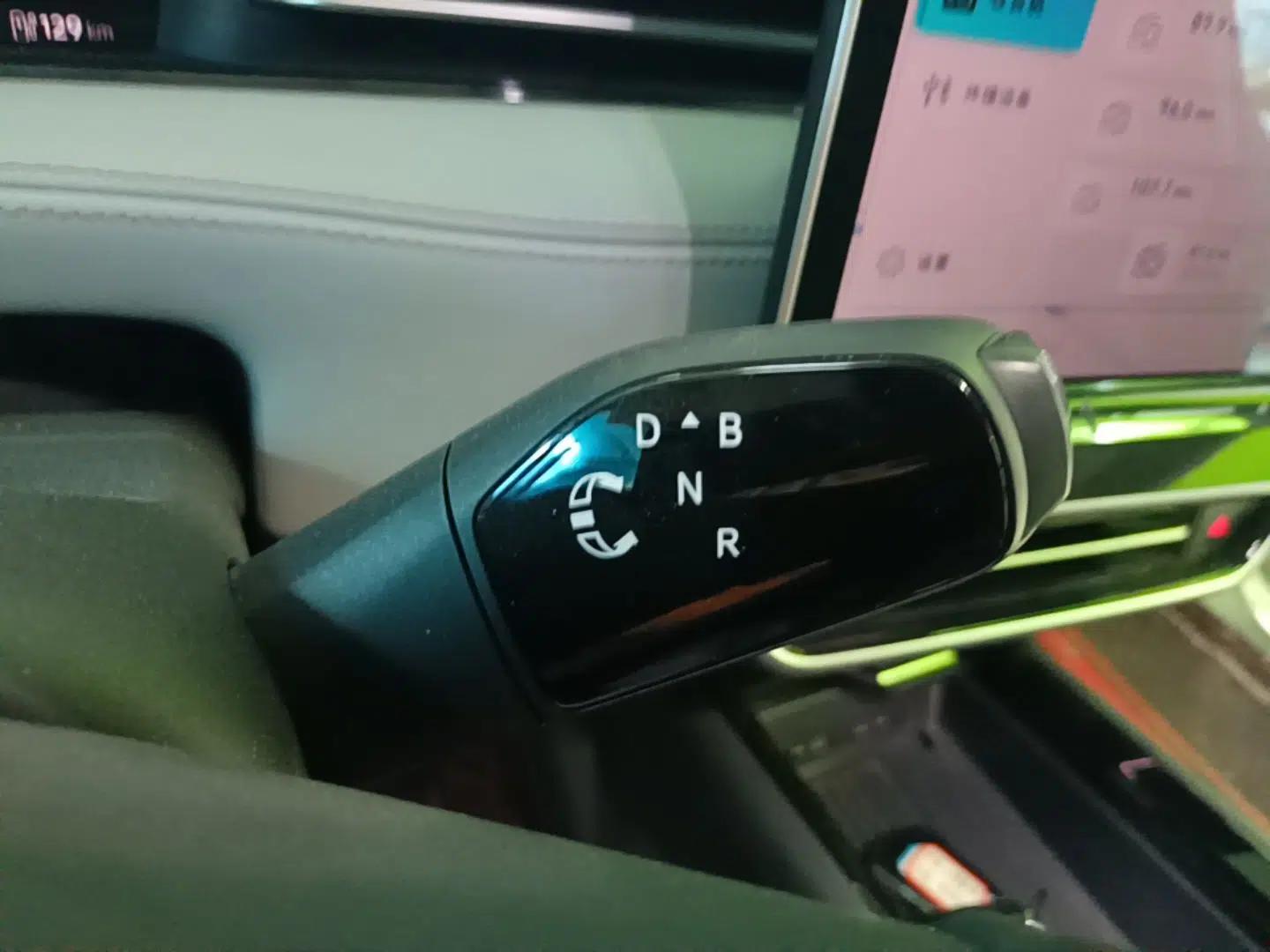 Volkswagen ID.7 VIZZION 2024 AIR model — миниатюра 16