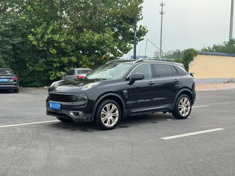 Lynk & Co 01 2017 2.0T 2WD Pro Edition — миниатюра 1