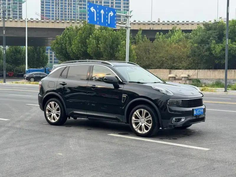 Lynk & Co 01 2017 2.0T 2WD Pro Edition — миниатюра 3
