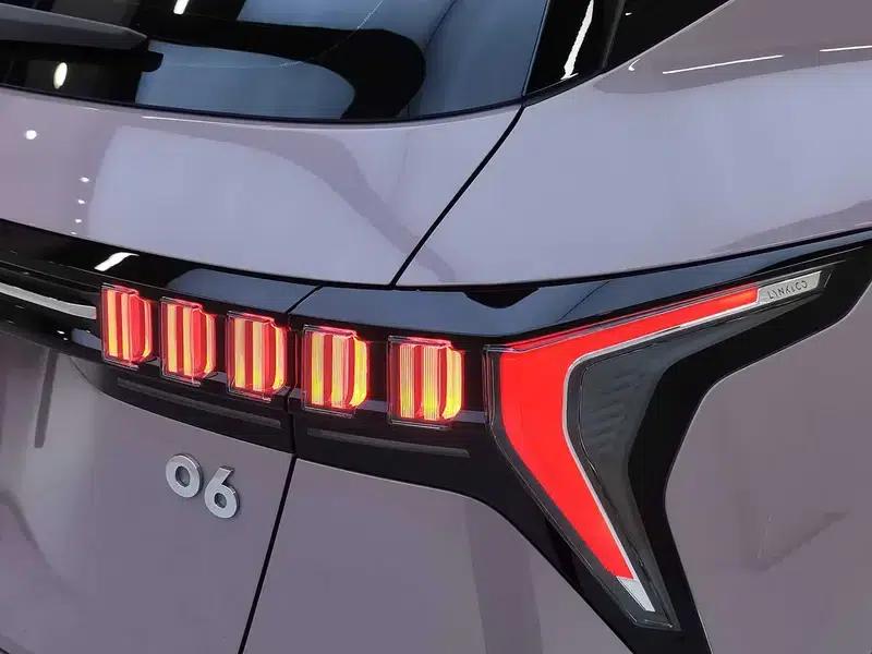 Lynk & Co 06 2023 Remix 1.5T Hero — миниатюра 10