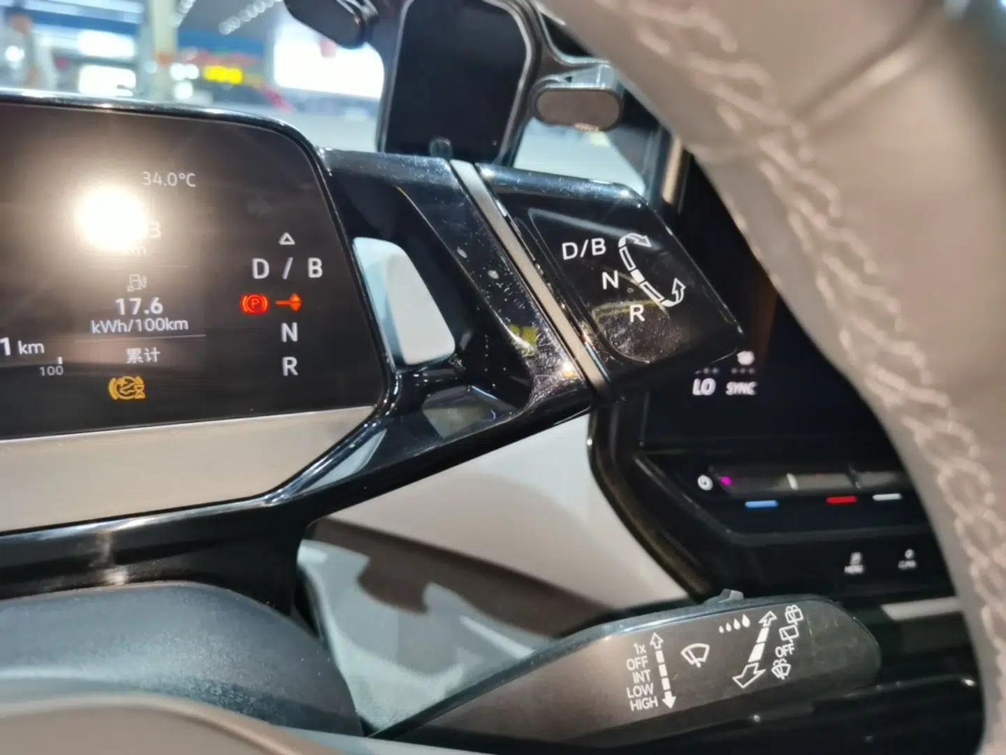 Volkswagen ID.4 X 2023 Pure Smart Edition — миниатюра 16