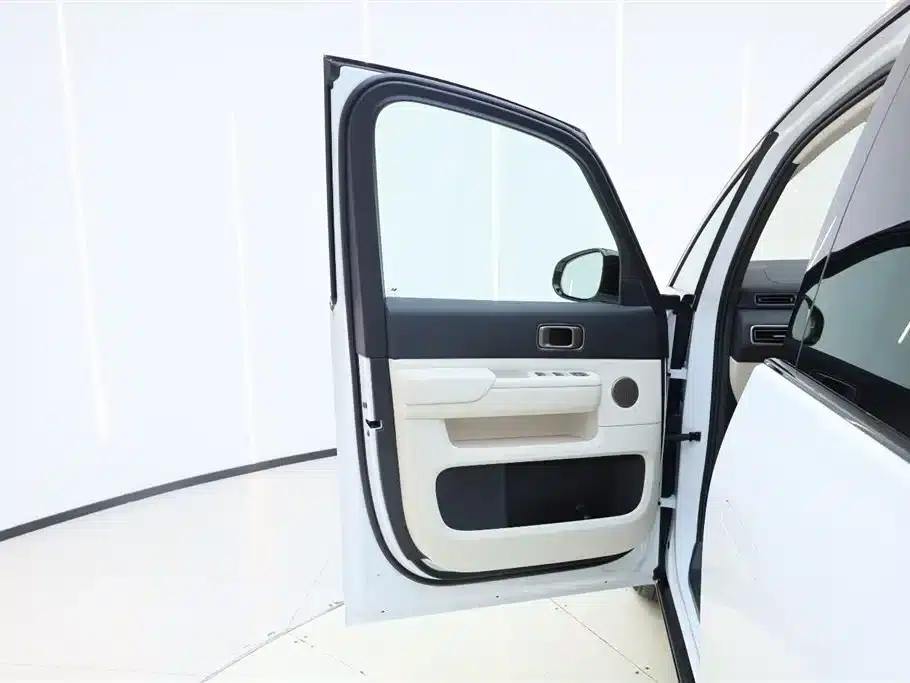 Li Auto MEGA 2025 Home Edition — миниатюра 13