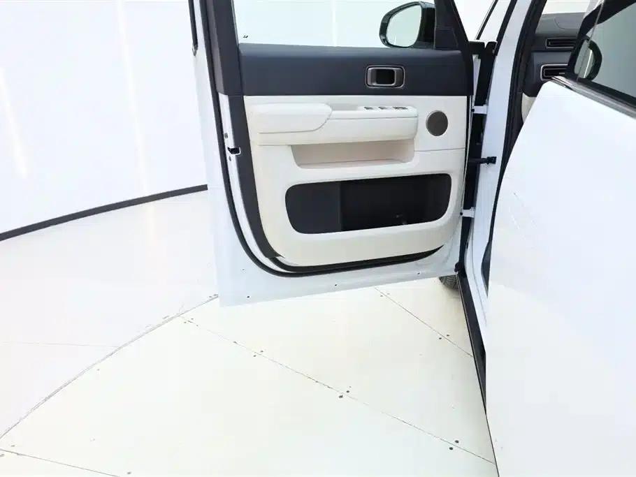 Li Auto MEGA 2025 Home Edition — миниатюра 14