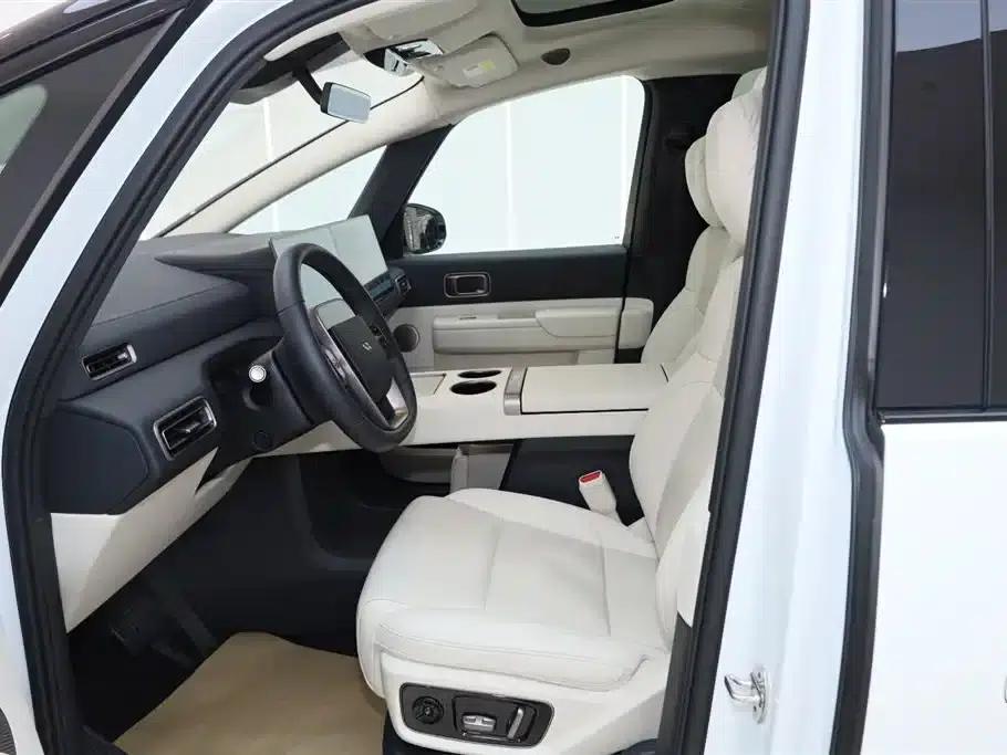 Li Auto MEGA 2025 Home Edition — миниатюра 15