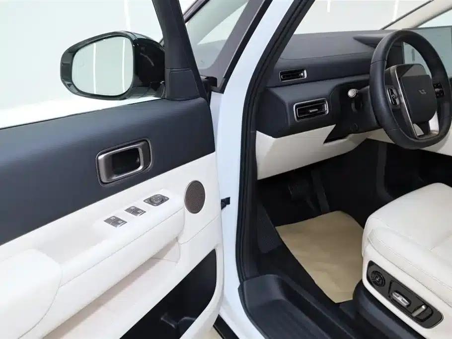 Li Auto MEGA 2025 Home Edition — миниатюра 16