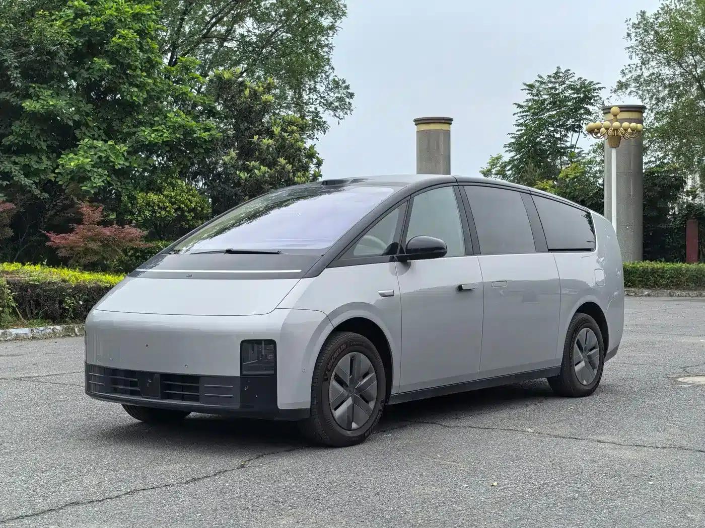 Li Auto MEGA 2025 Home Edition — миниатюра 1