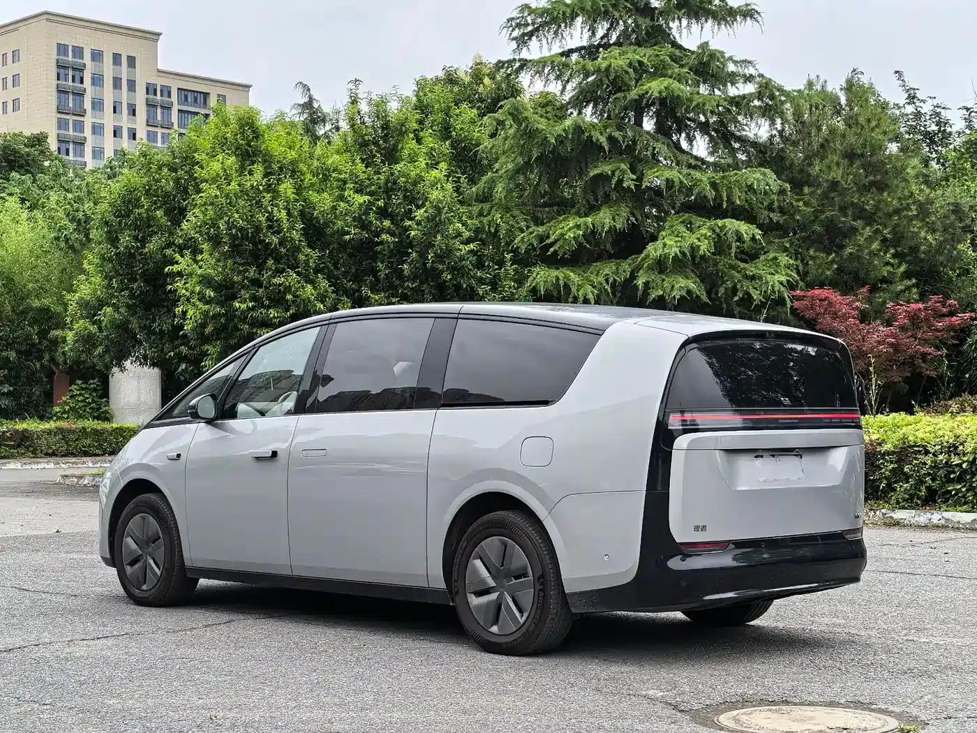 Li Auto MEGA 2025 Home Edition — миниатюра 4