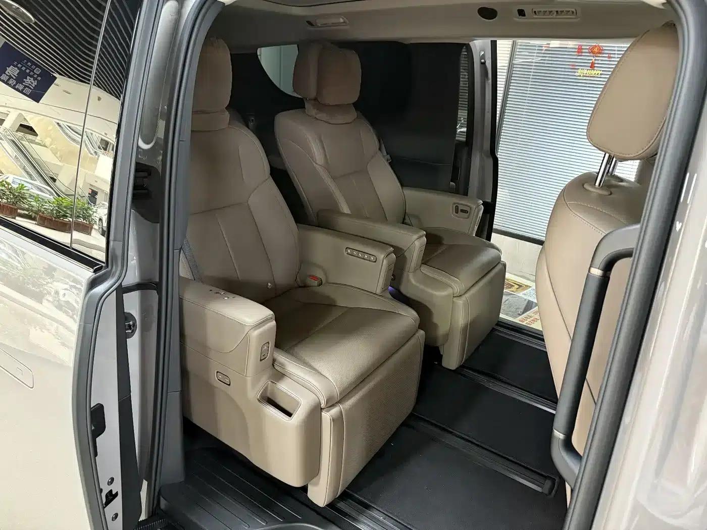 Li Auto MEGA 2025 Home Edition — миниатюра 4