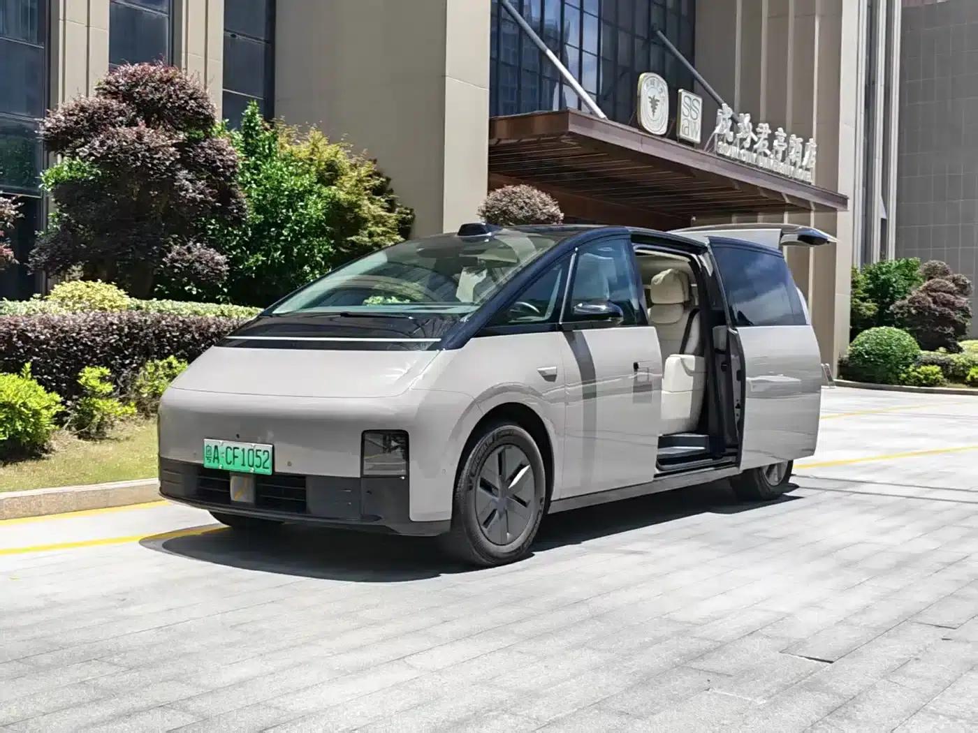 Li Auto MEGA 2024 Ultra — миниатюра 1