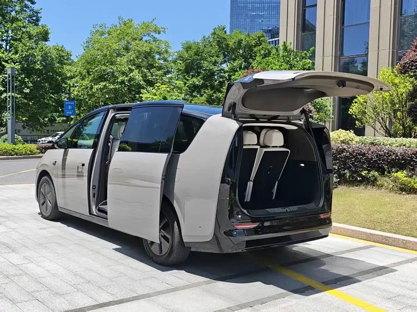 Li Auto MEGA 2024 Ultra — миниатюра 7
