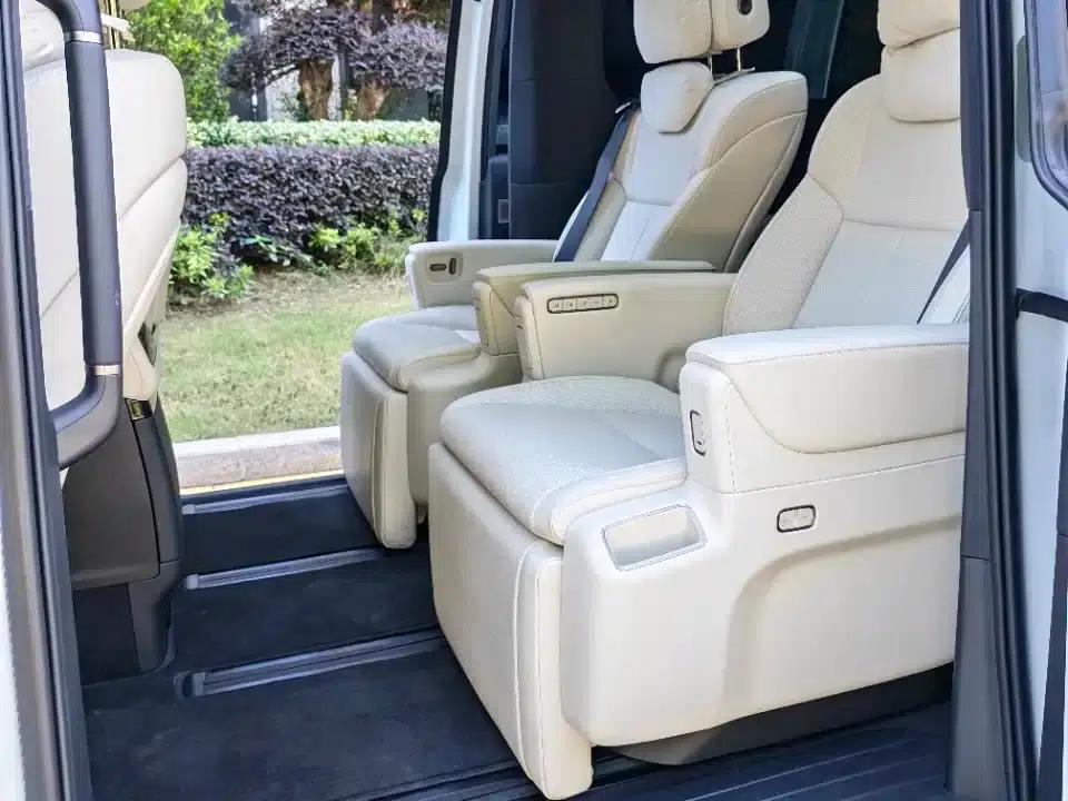 Li Auto MEGA 2025 Home Edition — миниатюра 13