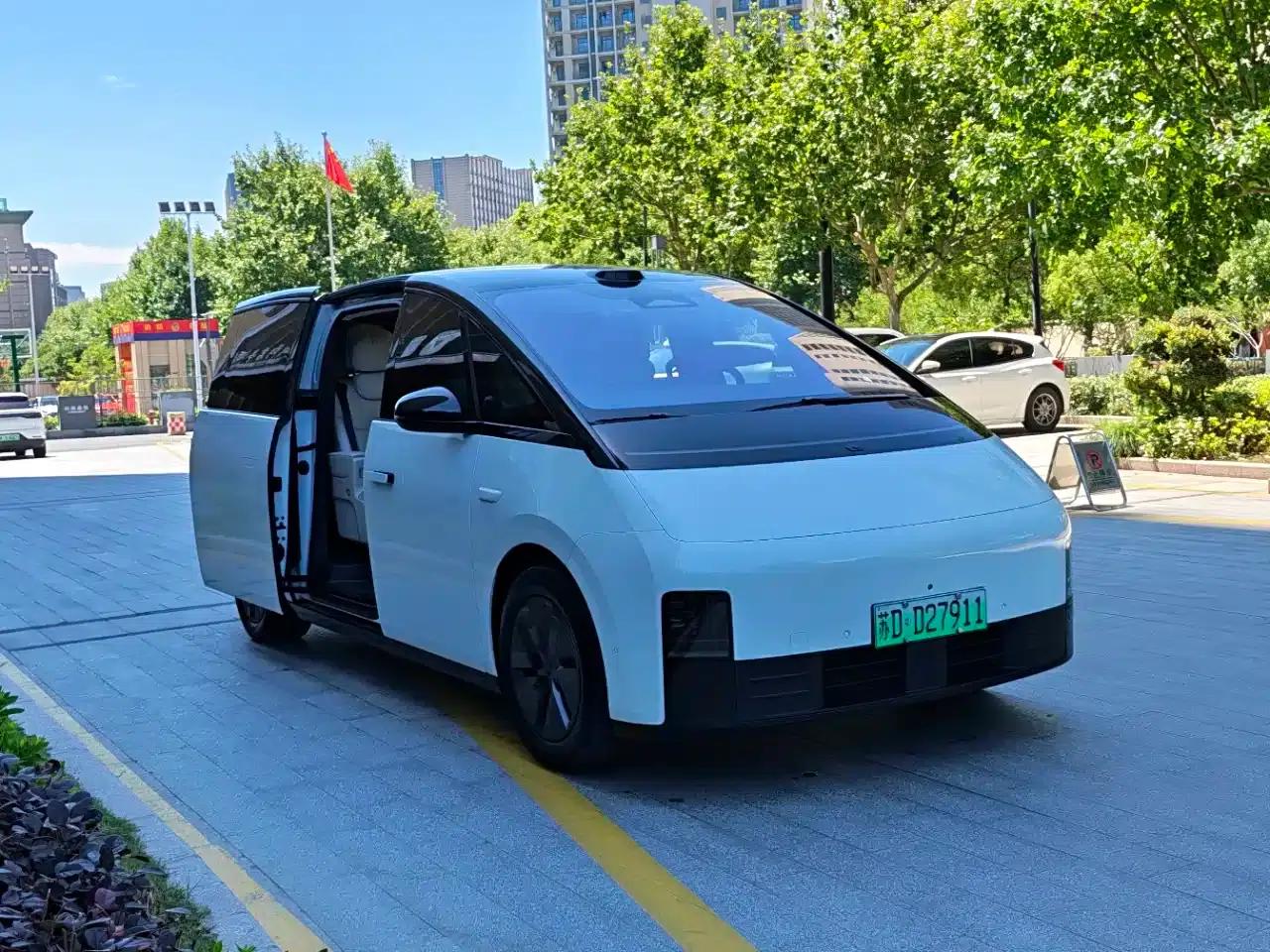 Li Auto MEGA 2025 Home Edition — миниатюра 3