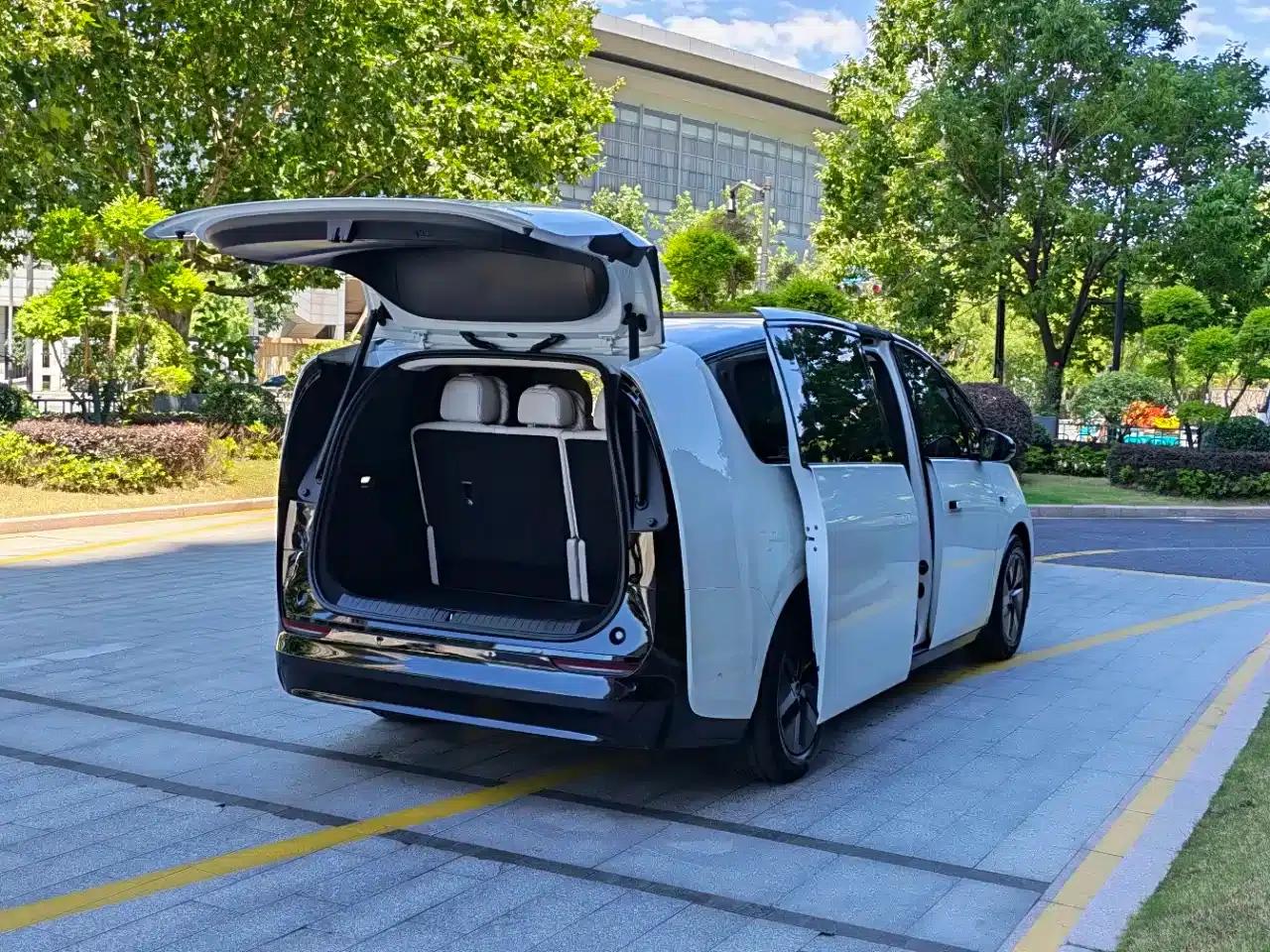Li Auto MEGA 2025 Home Edition — миниатюра 6