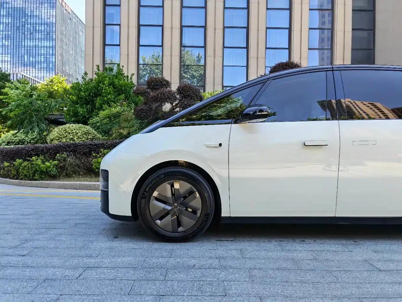 Li Auto MEGA 2025 Home Edition — миниатюра 7