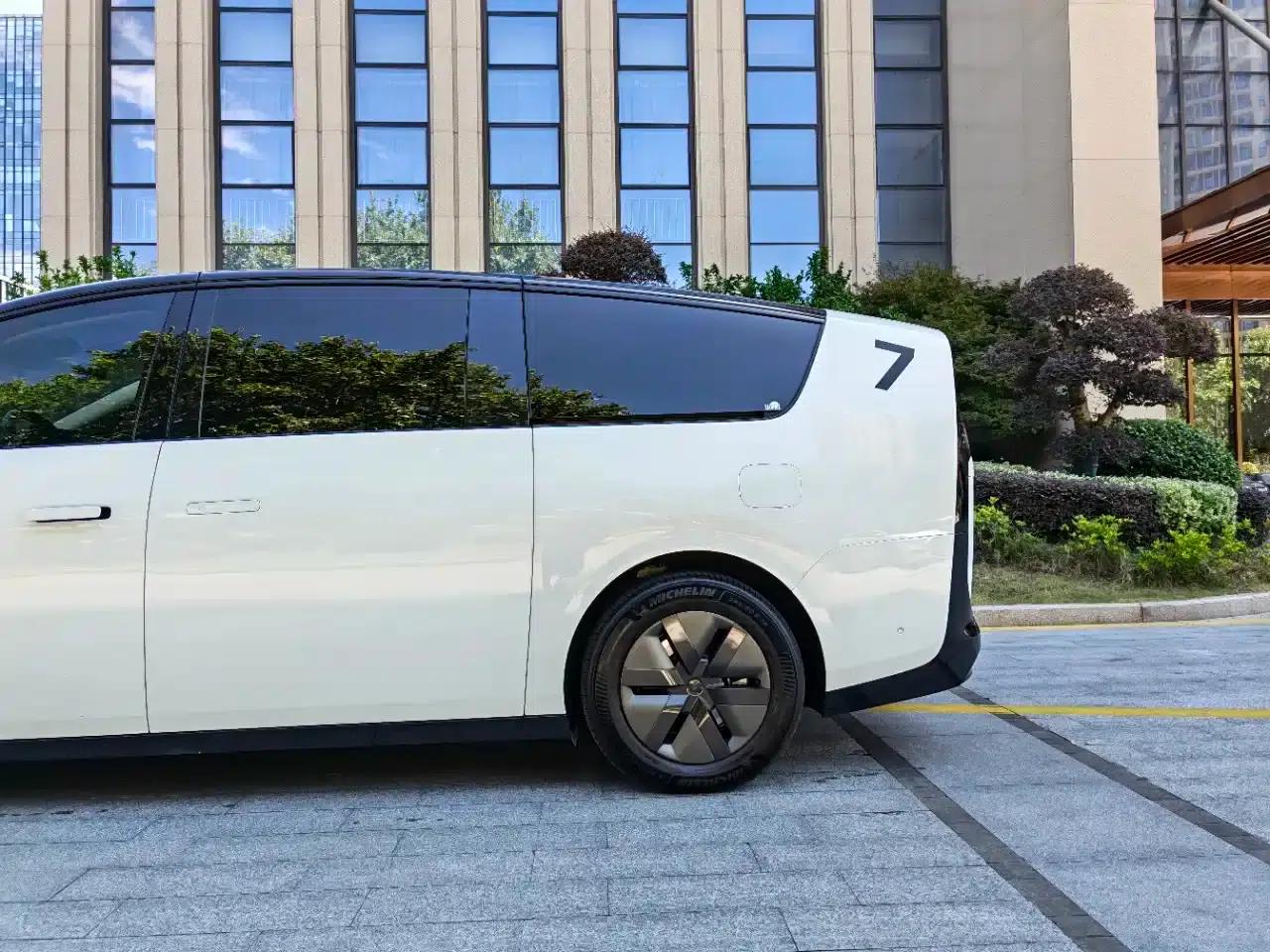 Li Auto MEGA 2025 Home Edition — миниатюра 8