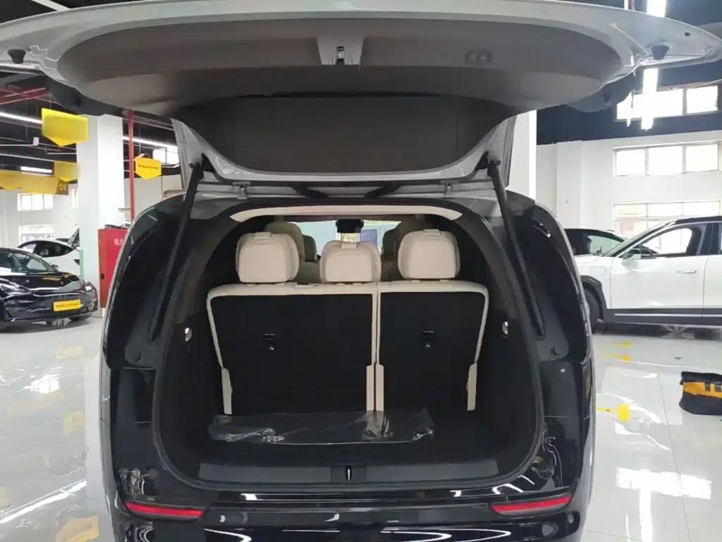 Li Auto MEGA 2024 Ultra — миниатюра 19