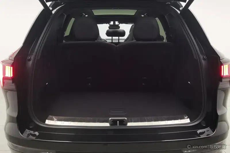 Lynk & Co 09 2021 2.0T Halo 7-seater — миниатюра 23