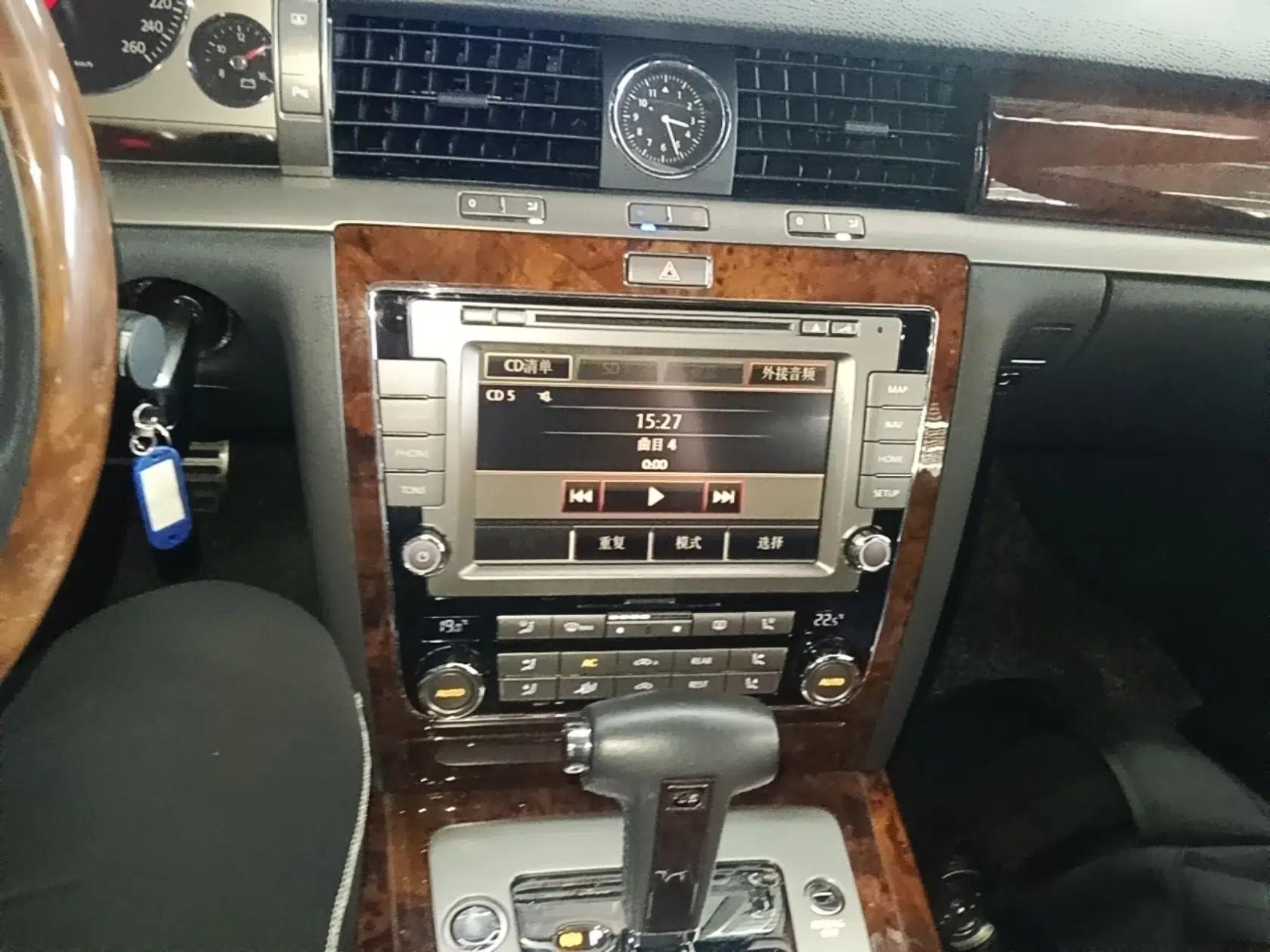 Volkswagen Phaeton 2012 3.0L Executive Version — миниатюра 15