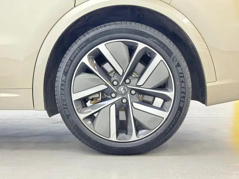 Li Auto L9 2022 Max Edition — миниатюра 9