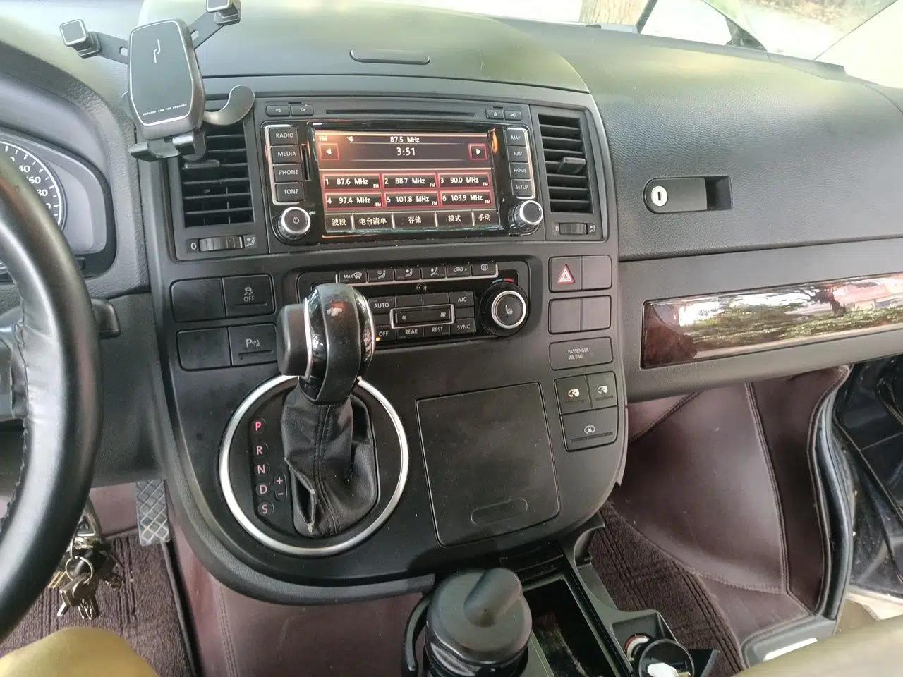 Volkswagen Multivan 2014 2.0 TSI Four-Wheel-Drive Executive Edition — миниатюра 13