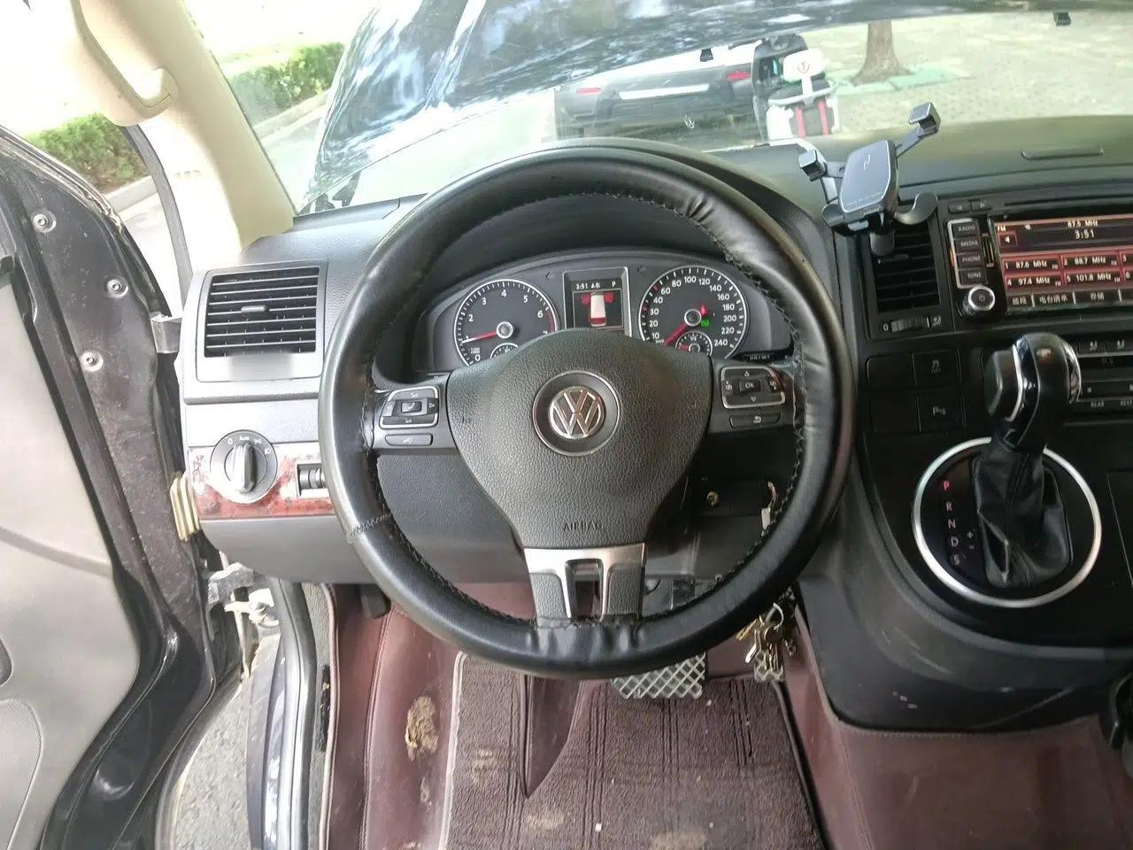 Volkswagen Multivan 2014 2.0 TSI Four-Wheel-Drive Executive Edition — миниатюра 10