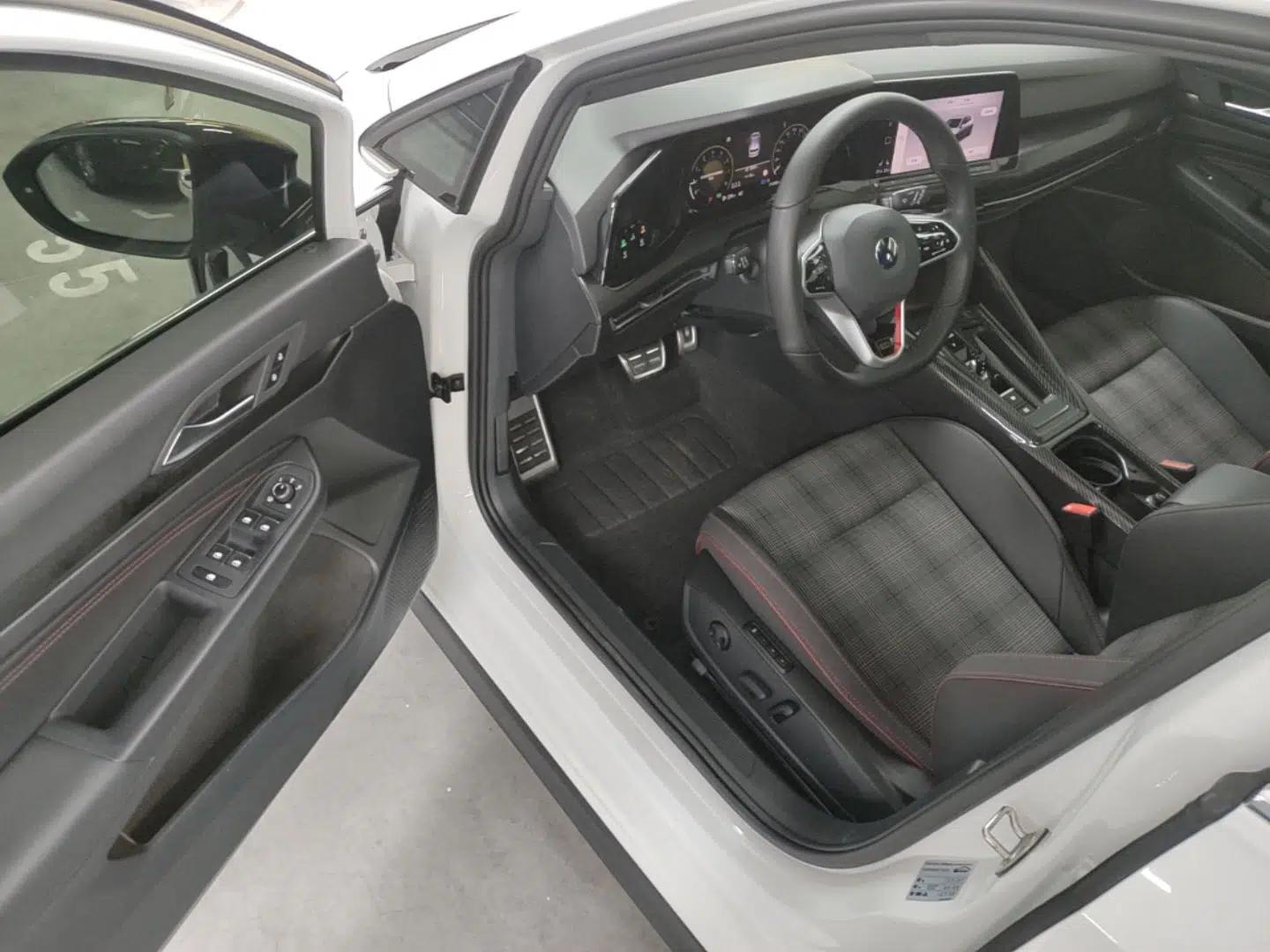 Volkswagen Golf GTI 2021 380TSI DSG GTI — миниатюра 18