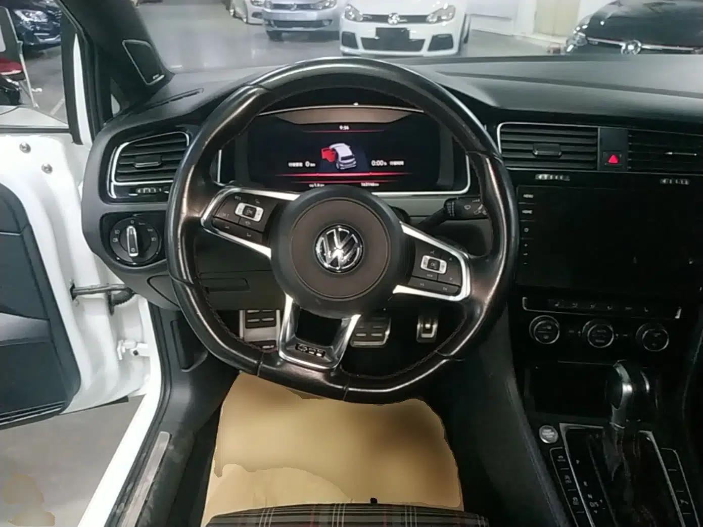 Volkswagen Golf GTI 2019 2.0 TSI GTI China V Standard — миниатюра 13