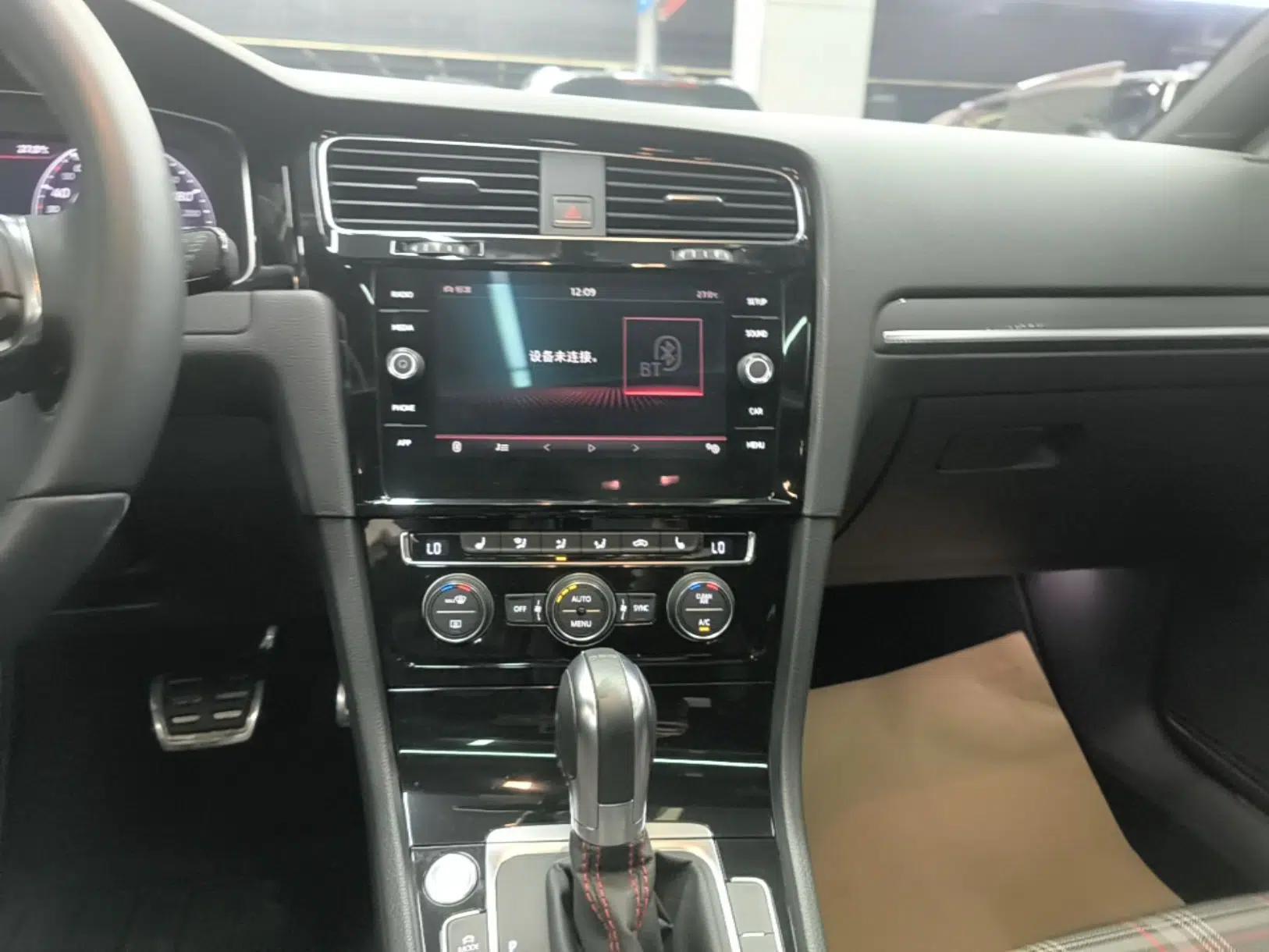 Volkswagen Golf GTI 2019 2.0 TSI GTI China V Standard — миниатюра 15